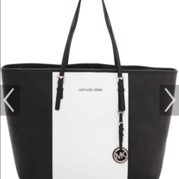 MICHAEL Michael Kors Handbags - GREAT CONDITION Michael Kors Handbag!!